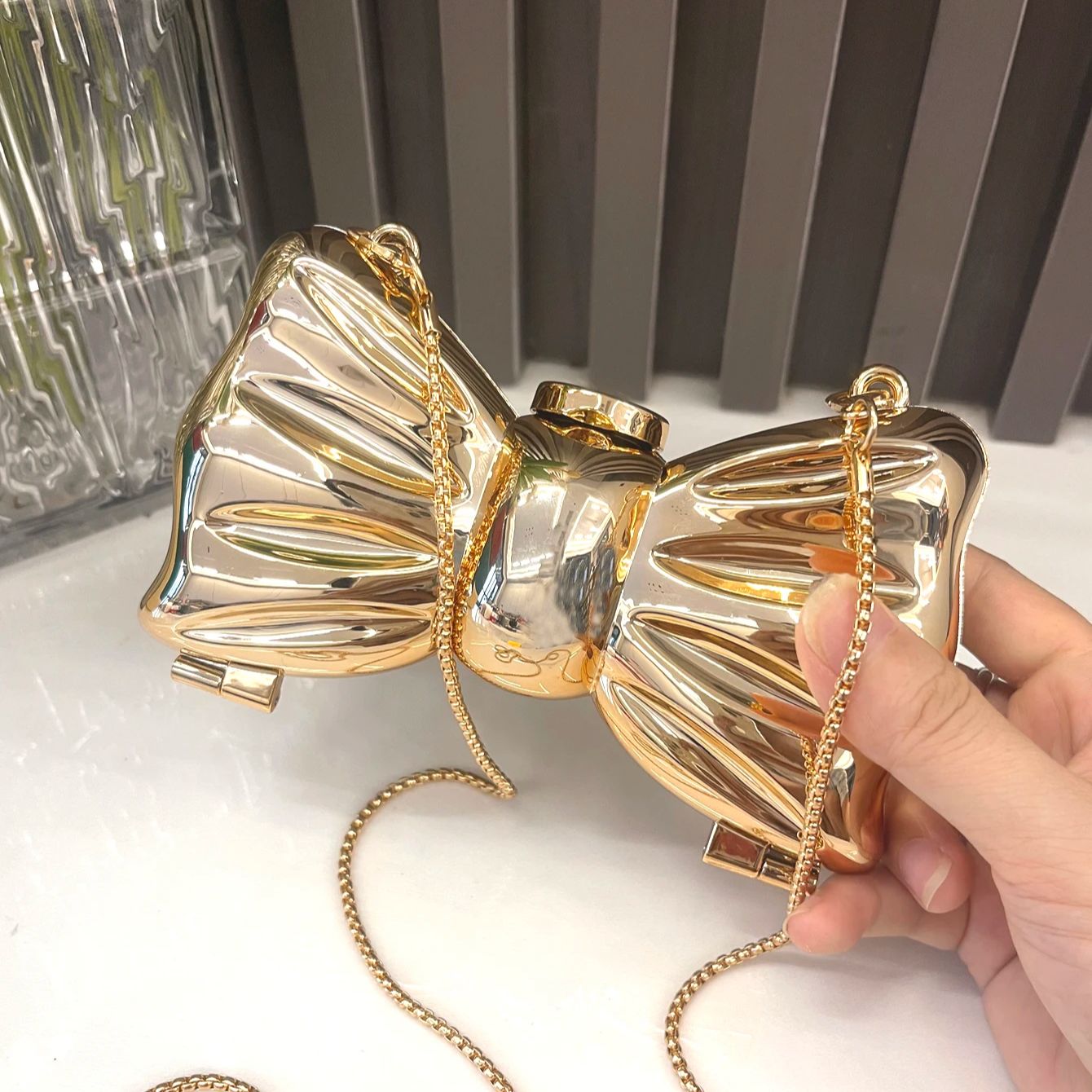 Golden กระเป๋ากระเป๋าและกระเป๋ - Luxury Bags Brand บทวิจารณ์และราคา