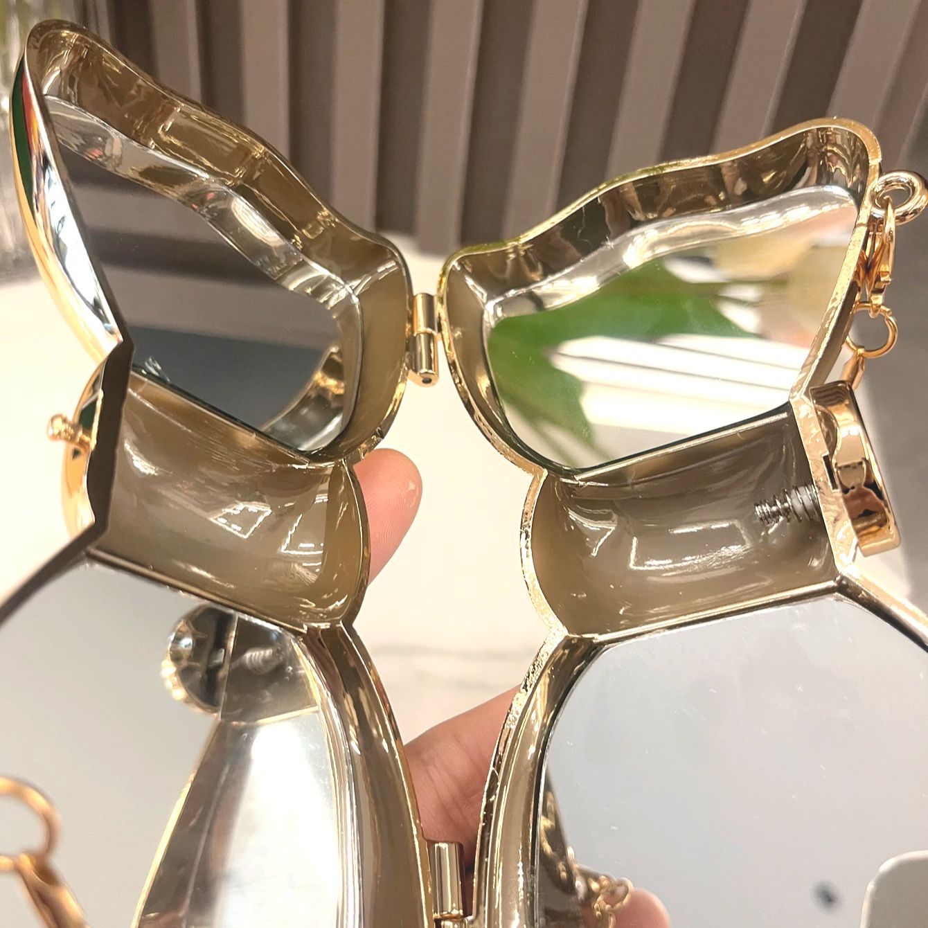 Golden กระเป๋ากระเป๋าและกระเป๋ - Luxury Bags Brand บทวิจารณ์และราคา