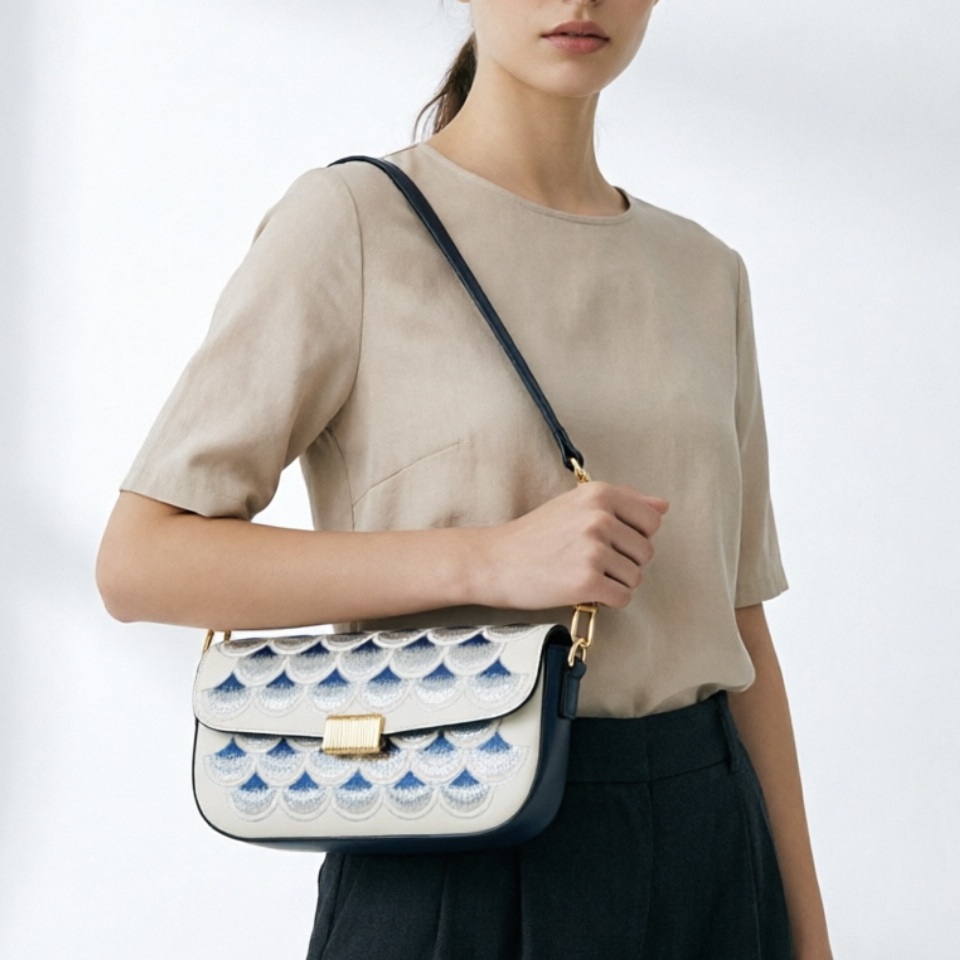 กระเป๋าหนังสะพายข้างผู้หญิงสุด - Luxury Bags England บทวิจารณ์และราคา