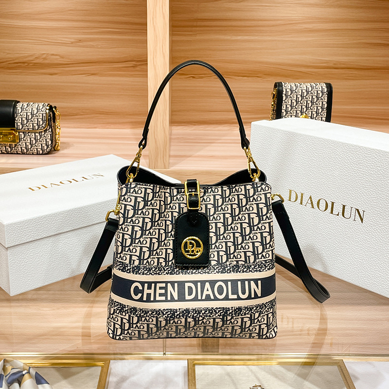 กระเป๋าถือสะพายไหล่ทรงคลาสสิกย - Luxury Bags For Sale บทวิจารณ์และราคา